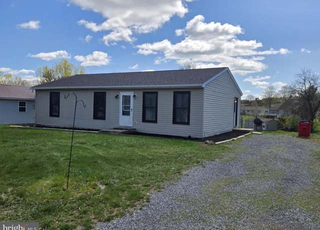 Property at 4202 Heiple Ct, Greencastle, PA 17225, 4 beds, 2 baths