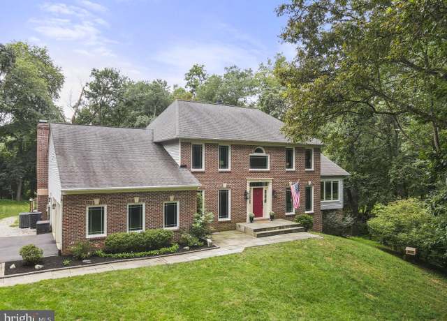 Property at 11609 Waples Mill Rd, Oakton, VA 22124, 4 beds, 3.5 baths