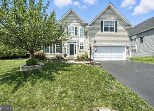 Property at 7604 Jade Dr, Gainesville, VA 20155, 5 beds, 4.5 baths