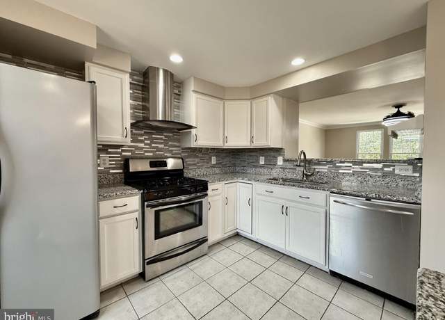 Property at 3427 Belleplain Ct, Dumfries, VA 22026, 3 beds, 3.5 baths