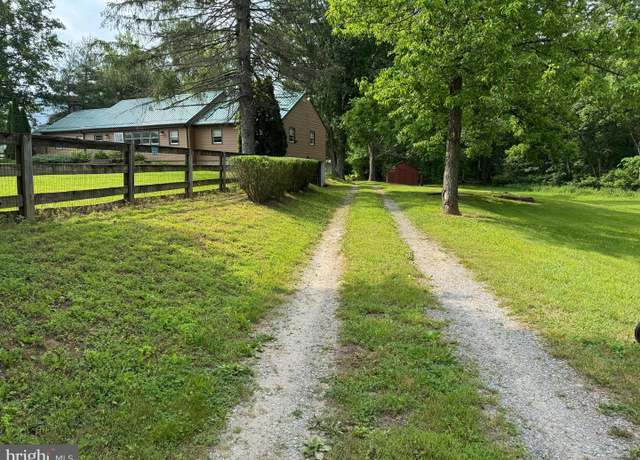 Property at 25 Millhaven Ln, Berkeley Springs, WV 25411, 3 beds, 2 baths