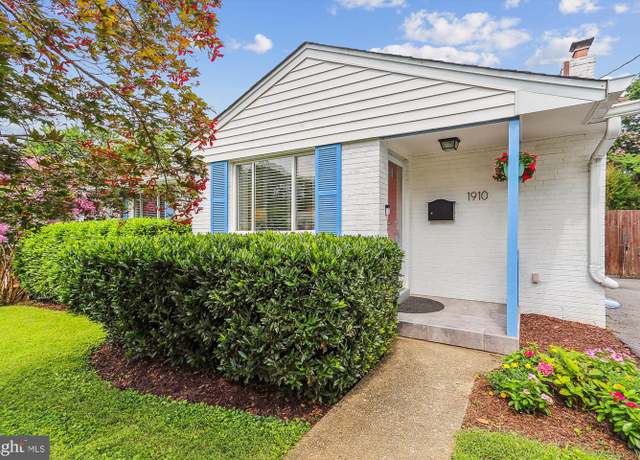 Property at 1910 Rockland Ave, Rockville, MD 20851, 3 beds, 2 baths