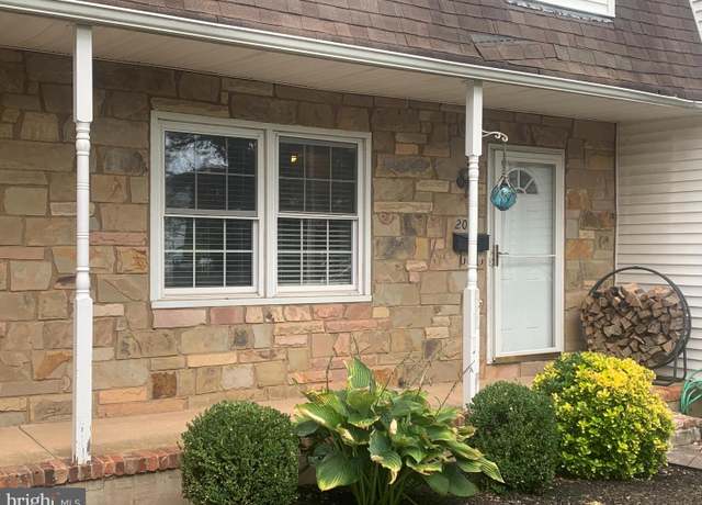 Property at 204 Columbia Cmns, Hillsborough, NJ 08844, 2 beds, 3 baths