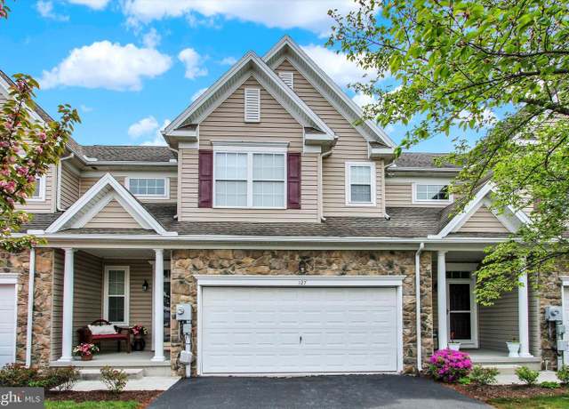Property at 127 Battalion Ln, Gettysburg, PA 17325, 3 beds, 2.5 baths