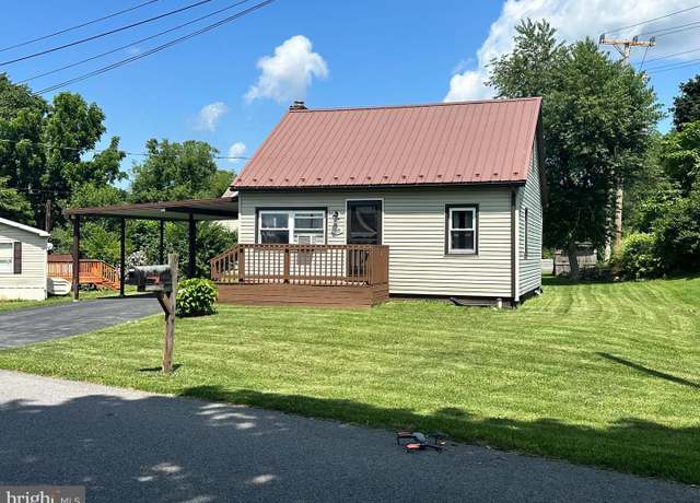 Property at 105 Oak St, Pleasant Gap, PA 16823, 3 beds, 1 bath