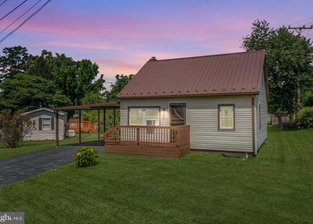 Property at 105 Oak St, Pleasant Gap, PA 16823, 3 beds, 1 bath
