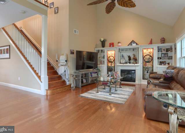 Property at 162 High Pointe Dr, Hummelstown, PA 17036, 2 beds, 2.5 baths