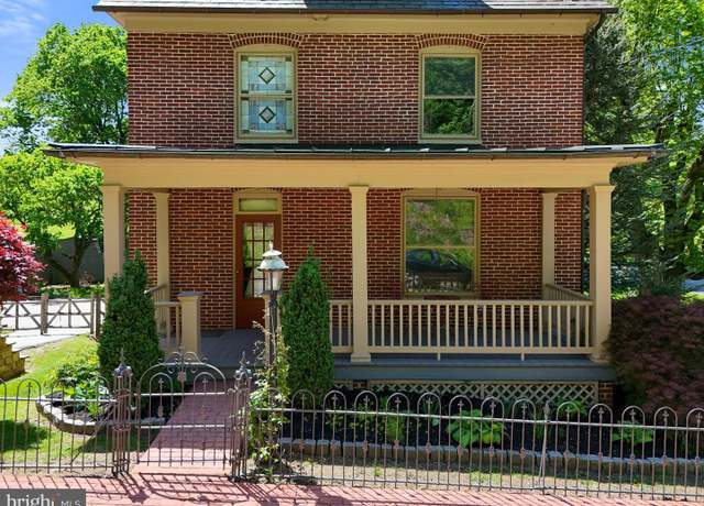 Property at 30 E Main St, Railroad, PA 17355, 4 beds, 2 baths
