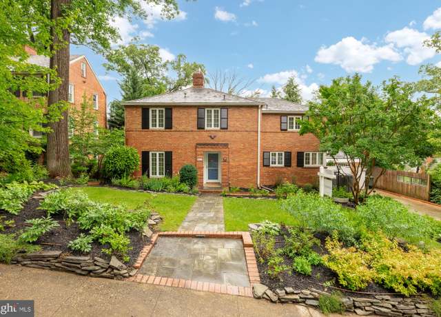 Property at 811 26th Pl S, Arlington, VA 22202, 4 beds, 3.5 baths
