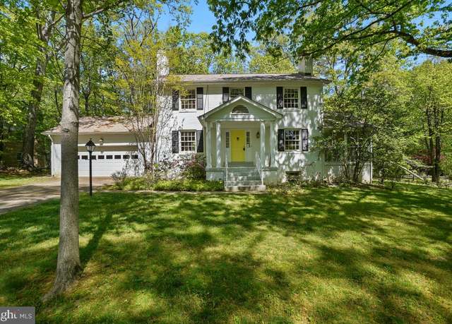 Property at 12124 Stirrup Rd, Reston, VA 20191, 4 beds, 3 baths