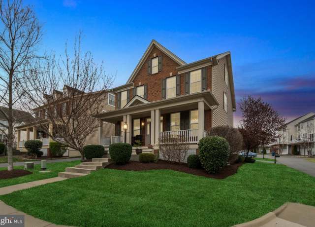 Property at 43211 Sharpie Sq, Ashburn, VA 20148, 5 beds, 4.5 baths