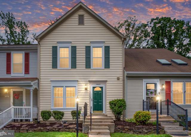 Property at 15483 Cliffview Dr, Dumfries, VA 22025, 3 beds, 3.5 baths