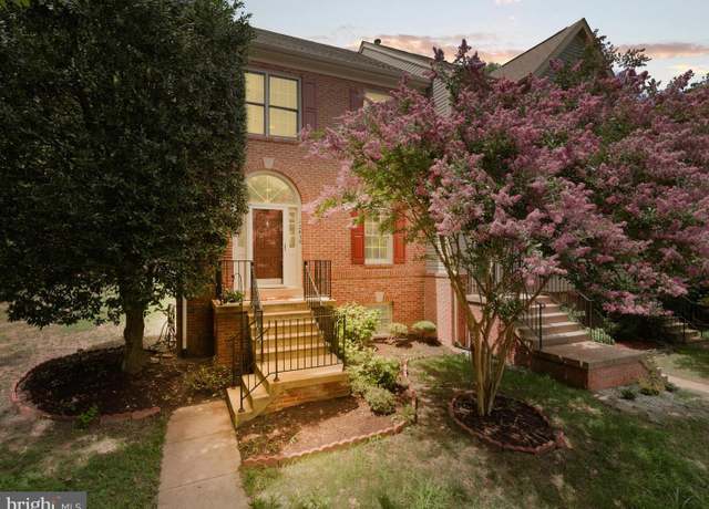 Property at 12438 Abbey Knoll Ct, Woodbridge, VA 22192, 4 beds, 3.5 baths