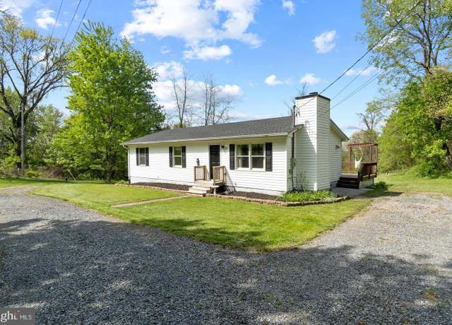 Property at 50 Remount View Rd, Front Royal, VA 22630, 4 beds, 2 baths