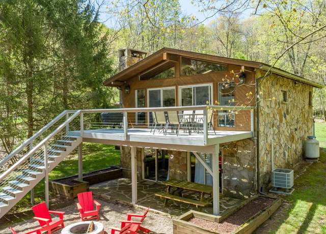 Property at 636 Paradise Hts, Oakland, MD 21550, 4 beds, 2 baths
