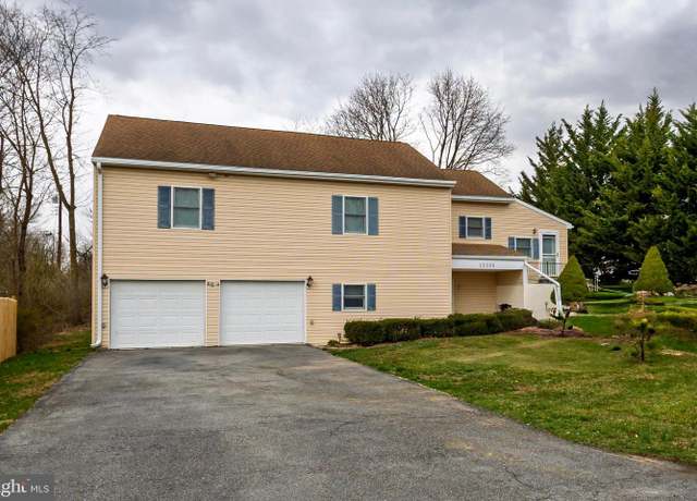 Property at 12326 Delwood Ave, Hagerstown, MD 21740, 3 beds, 2.5 baths