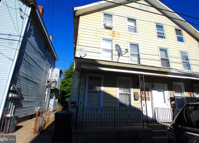 Property at 421 Lawrence St, Burlington, NJ 08016, 4 beds