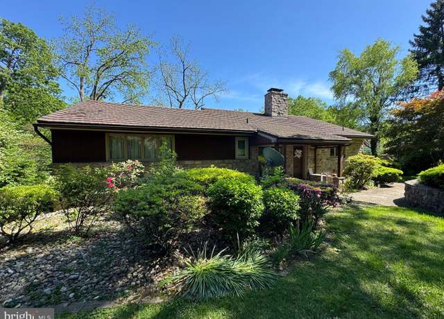 Property at 753 Wyomissing Blvd, Reading, PA 19610, 3 beds, 2.5 baths