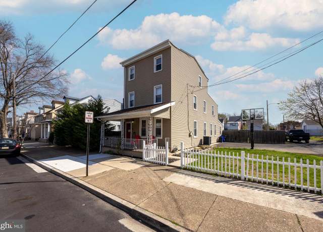Property at 521 Linden St, Bristol, PA 19007, 4 beds, 2 baths