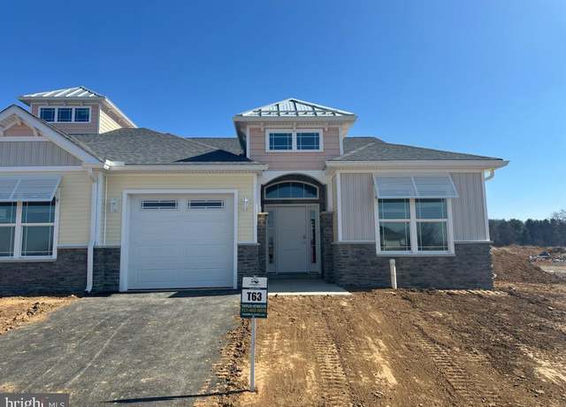 Property at 720 Sandalwood Cir, Chambersburg, PA 17202, 2 beds, 2 baths