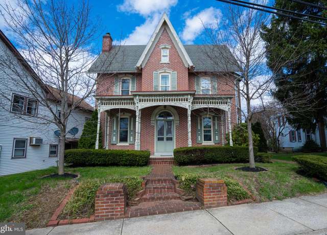 Property at 221 Franklin St, Alburtis, PA 18011, 4 beds, 2.5 baths