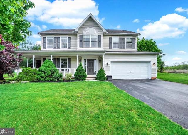 Property at 1191 Shadowbrooke Dr, Dover, PA 17315, 4 beds, 2.5 baths