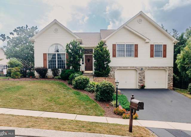 Property at 40 Scarlet Oak Dr, Etters, PA 17319, 3 beds, 2 baths