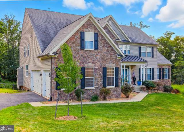 Property at 150 Ewell Dr, Winchester, VA 22602, 5 beds, 5.5 baths