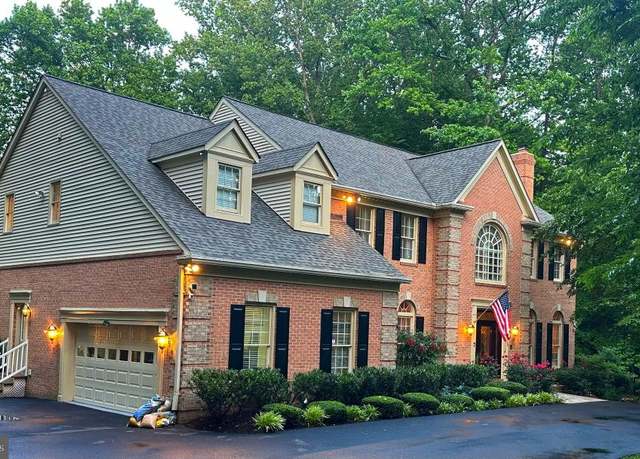 Property at 11220 Devereux Manor Ln, Fairfax Station, VA 22039, 5 beds, 4.5 baths
