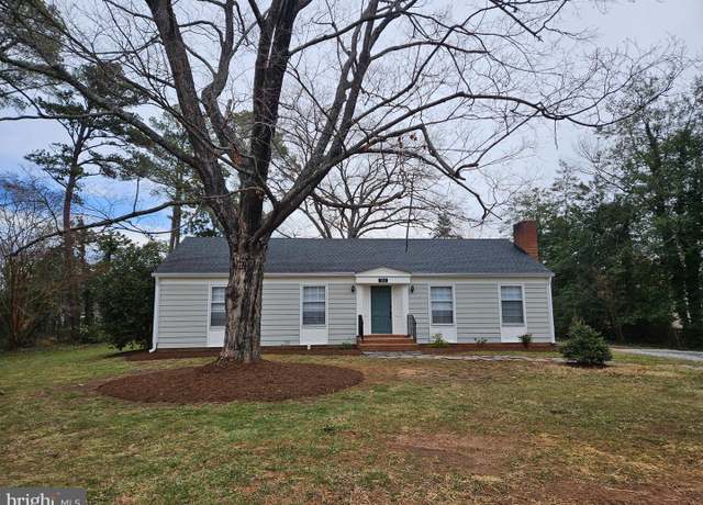 Property at 104 Duke Ave, Fredericksburg, VA 22405, 3 beds, 2 baths