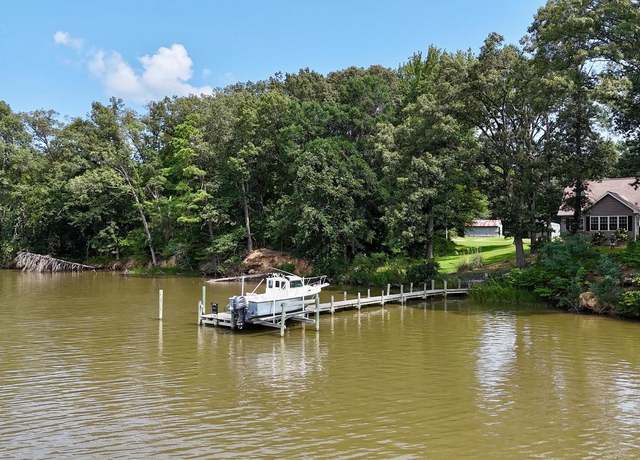 Property at 308 Apple Tree Rd, Montross, VA 22520, 4 beds, 3.5 baths