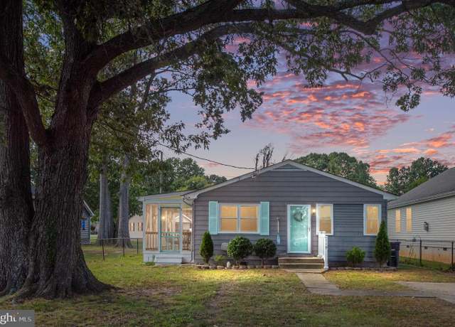 Property at 119 1st St, Colonial Beach, VA 22443, 3 beds, 1 bath
