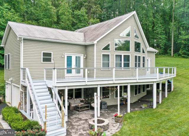 Property at 10 Westview Dr, Linden, VA 22642, 3 beds, 3 baths