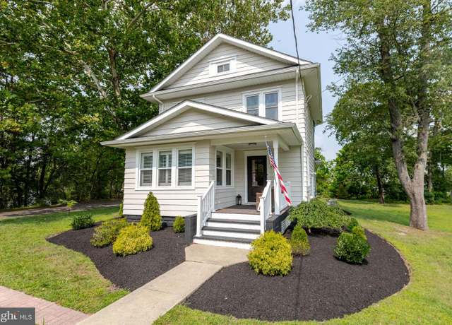Property at 16 Townsend Ave, Berlin, NJ 08009, 3 beds, 2 baths