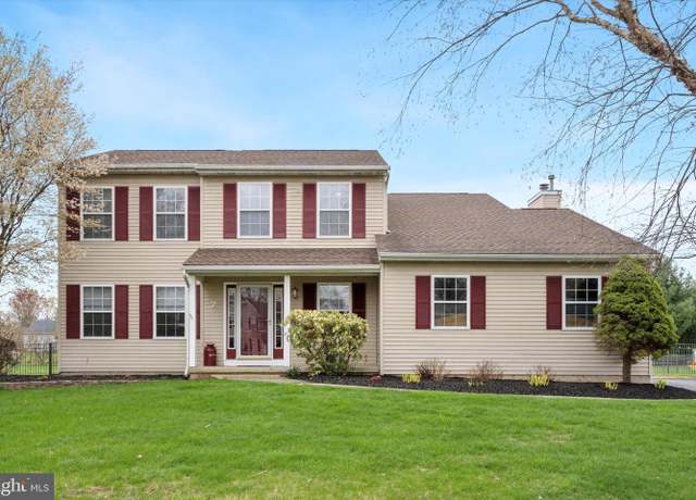 Property at 7 Galloping Brook Dr, Allentown, NJ 08501, 4 beds, 2.5 baths