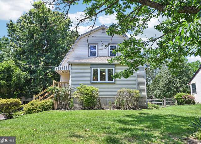 Property at 28 Oriole Ave, Media, PA 19063, 3 beds, 1 bath