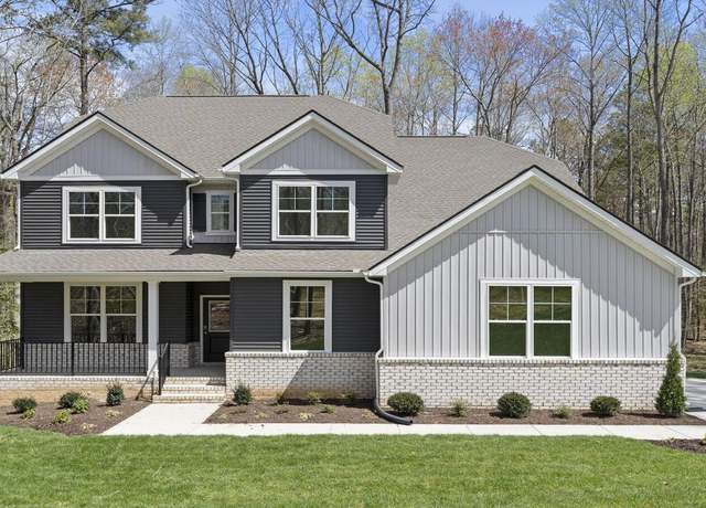 Property at 187 Fairfield Dr, Staunton, VA 24401, 5 beds, 4 baths