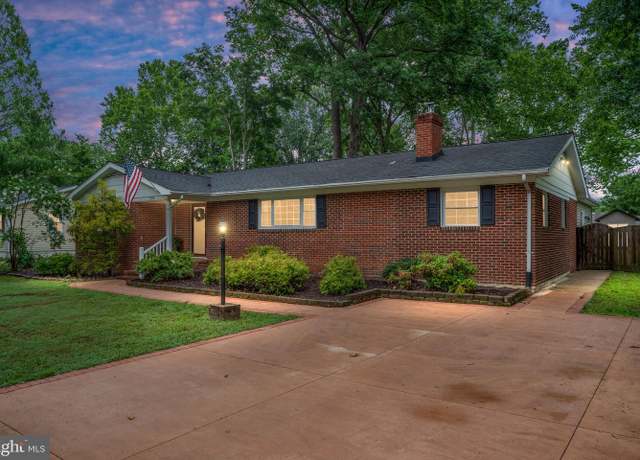 Property at 5379 Payne Dr, King George, VA 22485, 4 beds, 1.5 baths