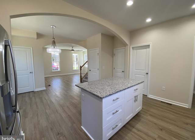 Property at 399 South Independence Dr, Montross, VA 22520, 3 beds, 2.5 baths