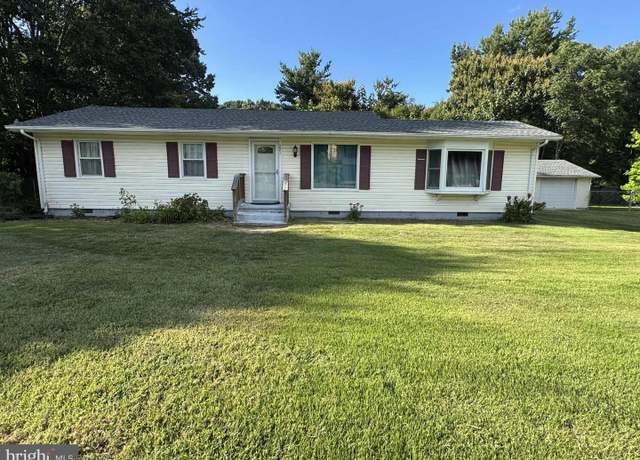 Property at 221 Clearview Dr, Colonial Beach, VA 22443, 3 beds, 2 baths