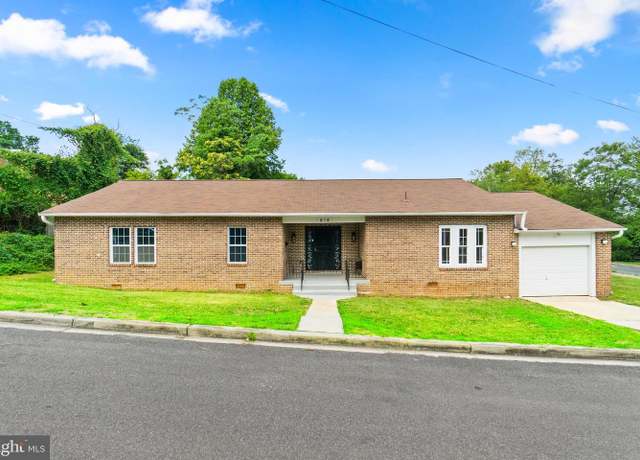 Property at 616 46th St NE, Washington, DC 20019, 4 beds, 2.5 baths