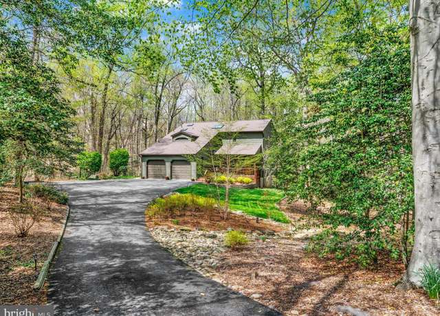 Property at 110 Lancaster Ct, Annapolis, MD 21401, 4 beds, 3.5 baths