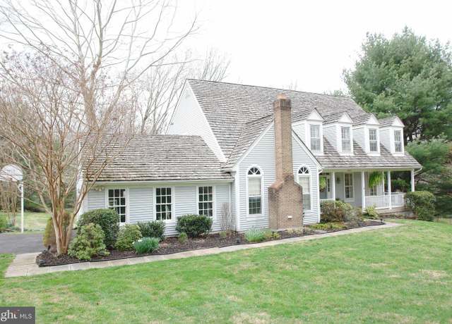 Property at 22217 Creekview Dr, Gaithersburg, MD 20882, 4 beds, 3.5 baths