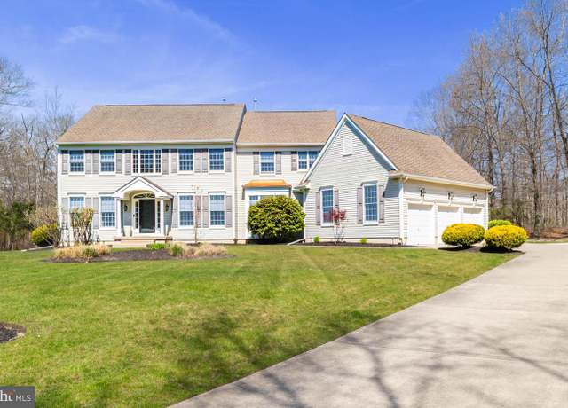 Property at 421 Pine Ave, Egg Harbor Township, NJ 08234, 5 beds, 2.5 baths