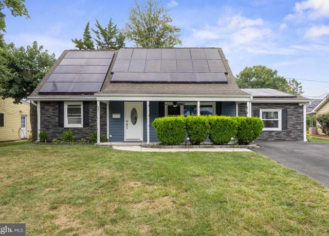 Property at 35 Medallion Ln, Willingboro, NJ 08046, 5 beds, 2 baths