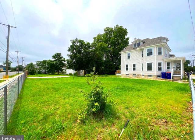 Property at 523 E Pine St, Millville, NJ 08332, 3 beds, 1.5 baths