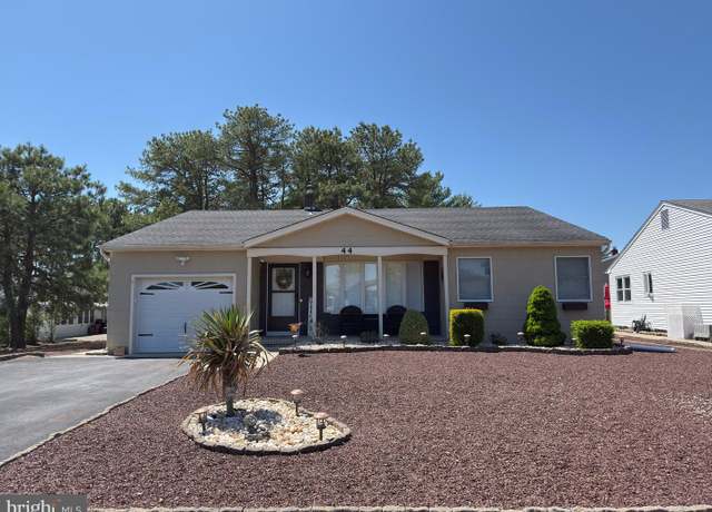 Property at 44 Westport Dr, Toms River, NJ 08757, 2 beds, 2 baths