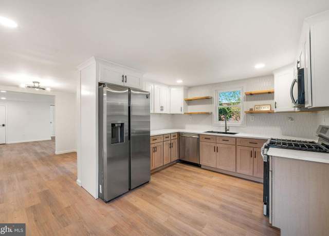 Property at 4 Walnut St, Salem, NJ 08079, 4 beds, 2 baths