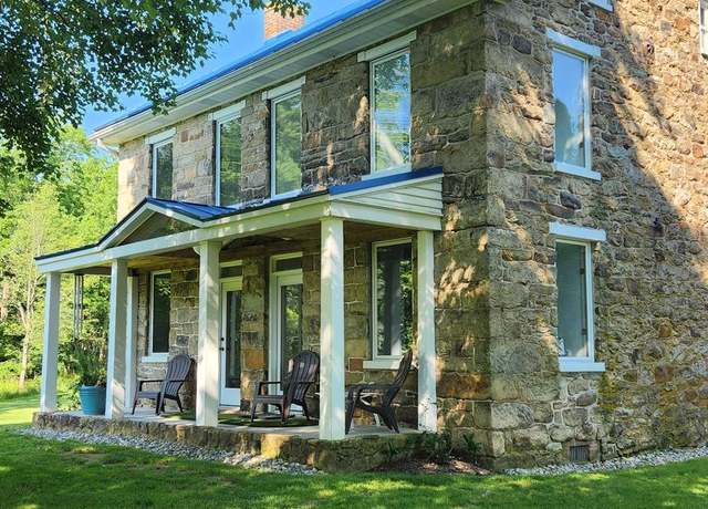 Property at 464 Locust Ln, Littlestown, PA 17340, 4 beds, 3 baths