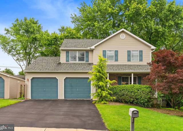 Property at 1036 Boeshore Cir, Reading, PA 19605, 3 beds, 2.5 baths